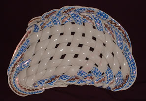 tray semi circle weave.jpg (18393 bytes)